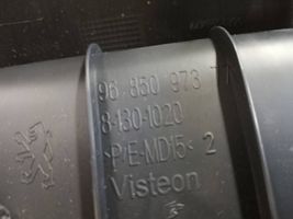 Peugeot 3008 I 12 voltin pistorasia (takana) 9685097377