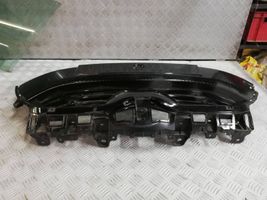 Toyota Yaris XP210 Griglia superiore del radiatore paraurti anteriore 53101K0010