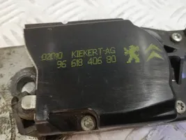 Citroen C5 Zamek klapy tylnej / bagażnika 9661840680