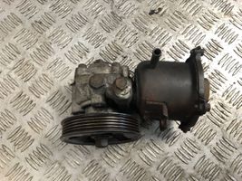 Subaru Forester SF Ohjaustehostimen pumppu 7801040