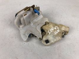 Subaru Impreza II Etuoven lukko 61035FE011