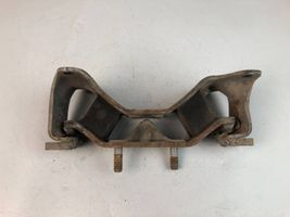 Subaru Outback Soporte de la caja de cambios 41022AJ090