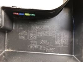 Subaru Impreza II Skrzynka bezpieczników / Komplet 82241FE000