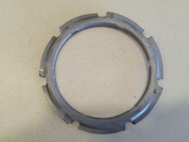 Volkswagen Touareg II Anello/dado di bloccaggio della vite della pompa del carburante nel serbatoio 1K0201375