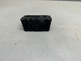 Volkswagen Touareg II Jacking socket point 7L8804123