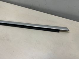 Porsche Cayenne (92A) Rivestimento modanatura del vetro della portiera anteriore 7P0837476G