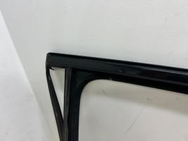 Porsche Cayenne (92A) Rivestimento modanatura del vetro della portiera posteriore 