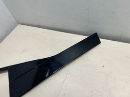 Porsche Cayenne (92A) Rivestimento modanatura del vetro della portiera posteriore 7P5853589E