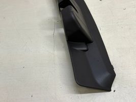 Porsche Cayenne (92A) Rivestimento serratura portellone posteriore/bagagliaio 7P5827520E