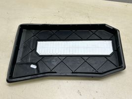 Volkswagen Touareg II Battery box tray cover/lid 7L0864643B