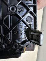 Volkswagen Touareg II Ātrumu pārslēgšanas sviras dekoratīvā apdare (plastmasas) 7P1863216A