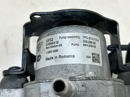 Volkswagen Touareg II Pompe à vide 7P0614215A