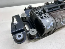 Audi A8 S8 D4 4H Ilmajousituksen kompressoripumppu 4H0616005C