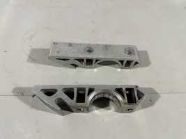 Volkswagen Touareg II Supporto per boccola della barra antirollio, anteriore 7L0411063B