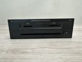 Volkswagen Touareg II Navigation unit CD/DVD player 7P6035664