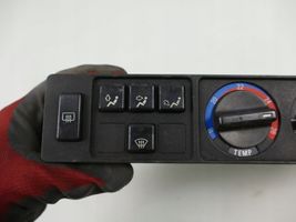 BMW 7 E32 Unité de contrôle climatique 1388029