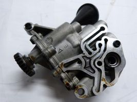 Volkswagen Jetta VI Oil pump 06H115105