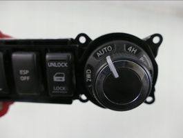 Nissan Pathfinder R51 Konsola środkowa / Panel sterowania 