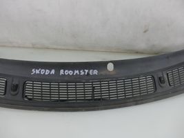 Skoda Roomster (5J) Облицовка (облицовки) стеклоочистителей 51J819415D