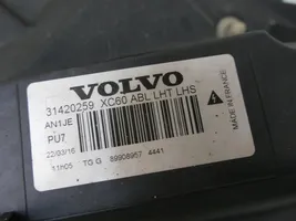 Volvo XC60 Lampa przednia 31698815