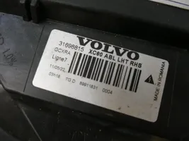 Volvo XC60 Lampa przednia 31698815