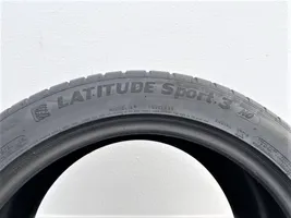 Porsche Macan R20 summer tire 