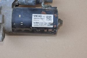 Volkswagen PASSAT Starter motor 02M911024C