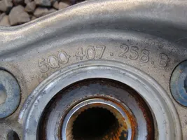 Volkswagen Tiguan Fusée d'essieu de moyeu de la roue avant 5Q0407258B