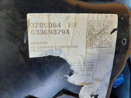 Volvo S90, V90 Обшивка передней двери 31393165