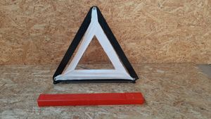 Volvo V40 Triangle d'avertissement 27R033996