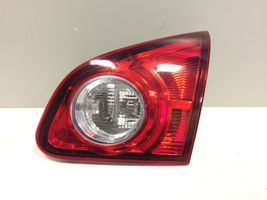 Nissan Qashqai Aizmugurējais lukturis pārsegā 89071064