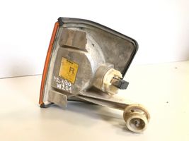 Mercedes-Benz 190 W201 Indicatore di direzione anteriore 1305232035