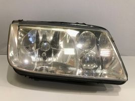 Volkswagen Bora Lampa przednia 96359800R