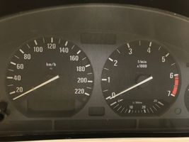 BMW 3 E36 Compteur de vitesse tableau de bord 62118375042