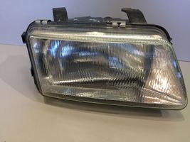 Audi A4 S4 B5 8D Lampa przednia 084411124