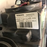 Volvo XC70 Phare frontale 89007901