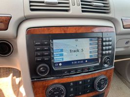 Mercedes-Benz R W251 Panel / Radioodtwarzacz CD/DVD/GPS A2518200779
