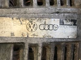 Audi A4 S4 B5 8D Générateur / alternateur 25418950