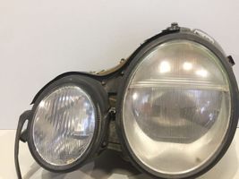 Mercedes-Benz E W210 Lampa przednia 144869