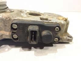 Audi 80 90 B3 Distribuidor de combustible 026133353