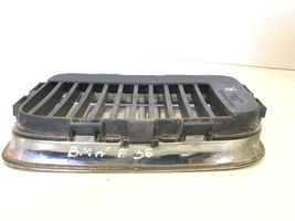 BMW 3 E36 Griglia anteriore 51138151548