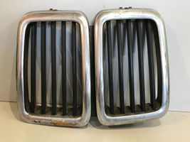 BMW 5 E28 Grille de calandre avant 51131873253