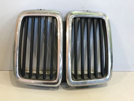 BMW 5 E28 Atrapa chłodnicy / Grill 51131873253