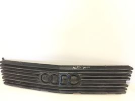 Audi 100 200 5000 C3 Grotelės viršutinės 443853655A