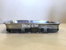 BMW 3 E36 Etusäleikkö 51138122237