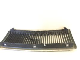 Volvo 240 Grille calandre supérieure de pare-chocs avant 1312657