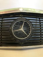 Mercedes-Benz E W124 Atrapa chłodnicy / Grill 