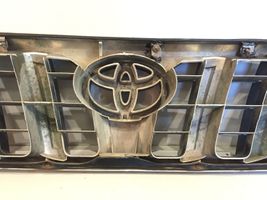 Toyota Land Cruiser (J120) Grotelės viršutinės 311160490