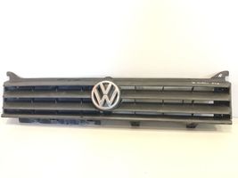 Volkswagen PASSAT B2 Griglia superiore del radiatore paraurti anteriore 321853653N