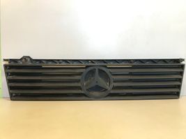 Mercedes-Benz 100 W631 Griglia superiore del radiatore paraurti anteriore 6317510218